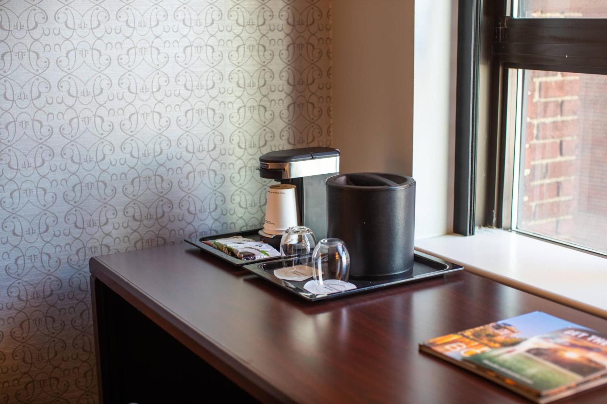 Отель Courtyard By Marriott Boston Downtown Экстерьер фото